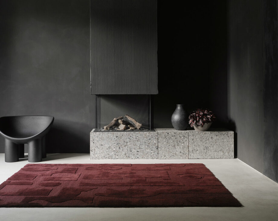 Brink Campman Mural Burgundy 121100 interior 1