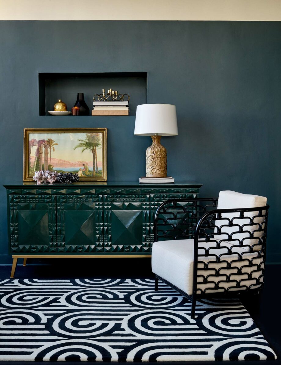 Florence Broadhurst Turnabouts Black 039205 interior 1