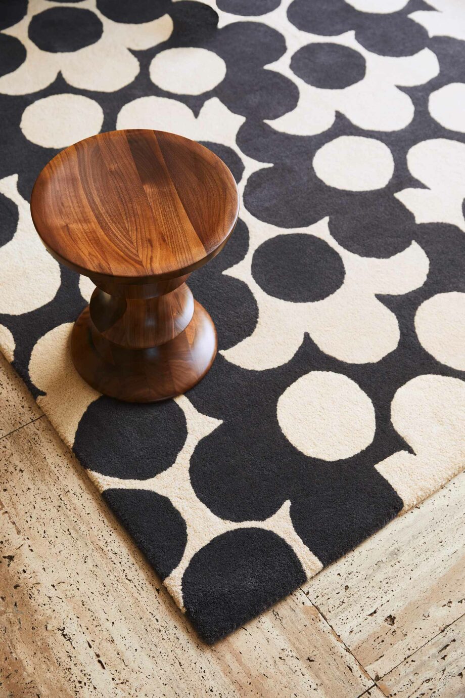 Orla Kiely Puzzle Flower Slate 060905 interior 3