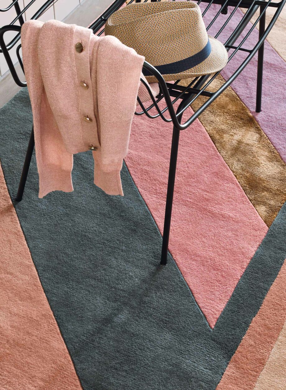 Ted Baker Jardin Pink 160902 interior 2