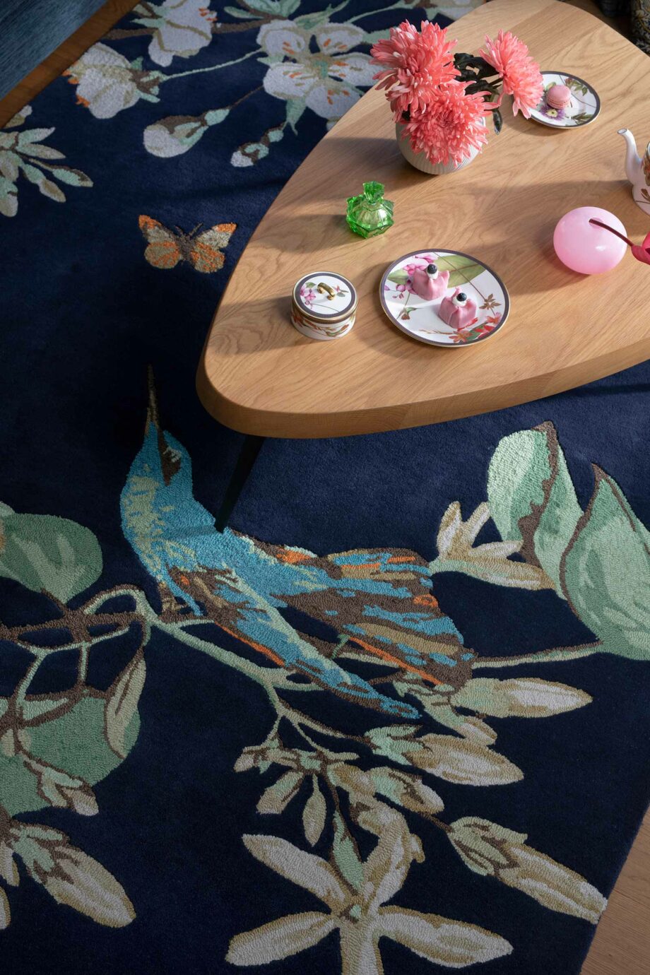 Wedgwood Hummingbird Navy 037818 interior 3