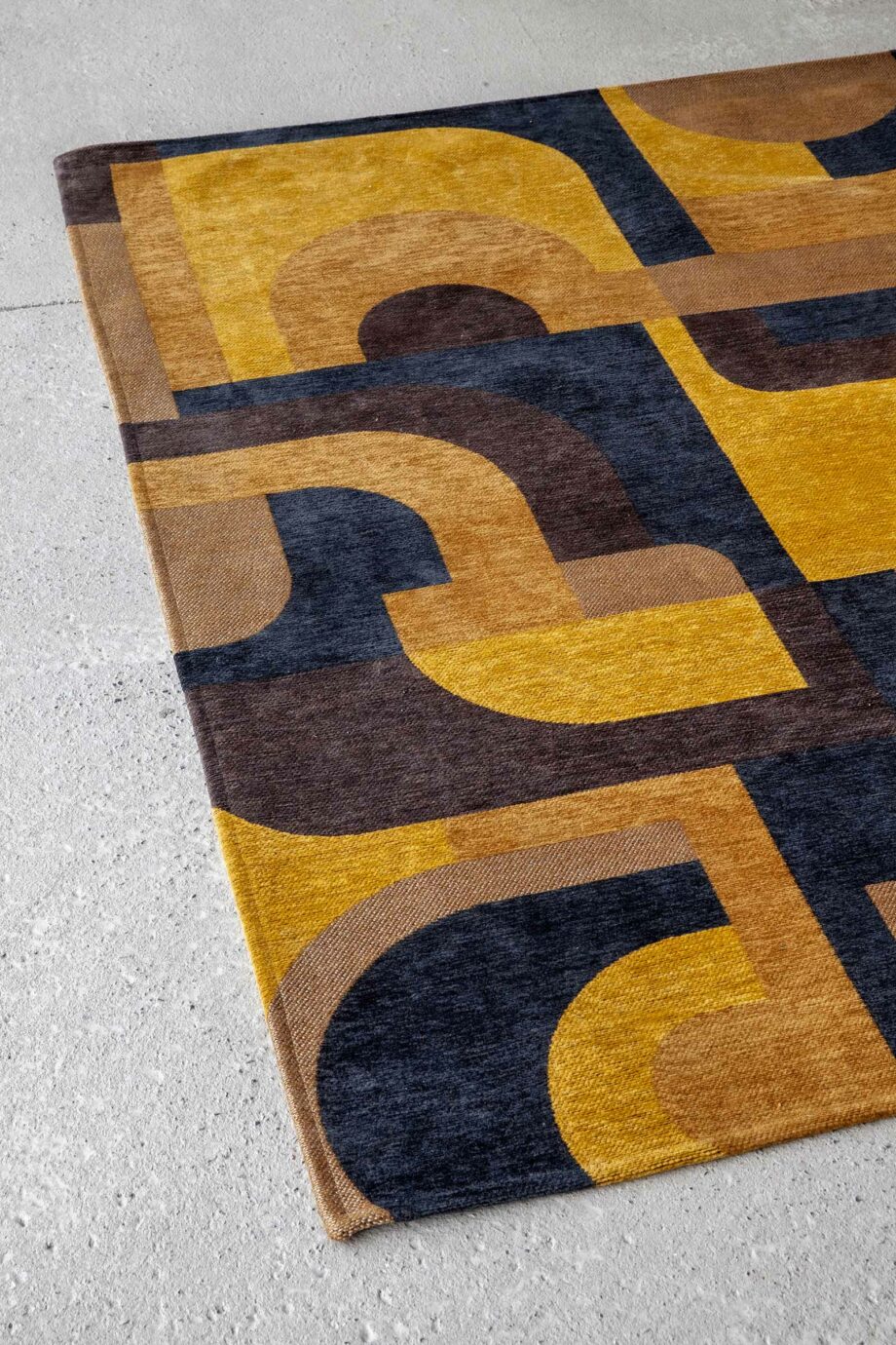Louis De Poortere rug LX 9210 Nuance Module Yellow Meyer interior 3