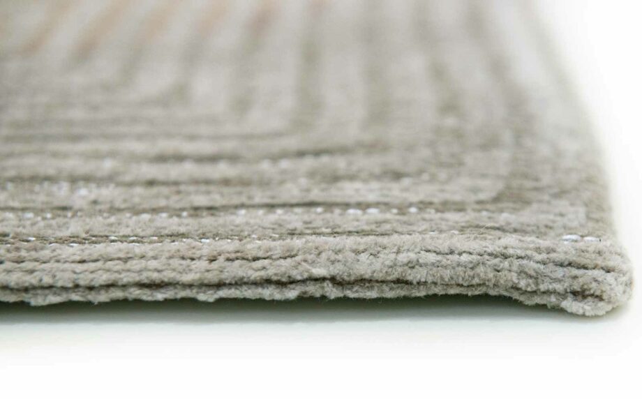Louis De Poortere rug LX 9229 Meditation Coral Shell Beige side