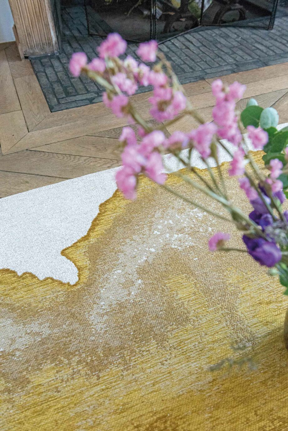 Louis De Poortere rug Meditation Lagoon 9333 Sunset interior 2