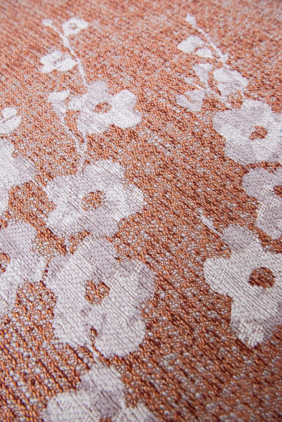 Louis De Poortere rug Sakura 9371 Copper Pink zoom 4