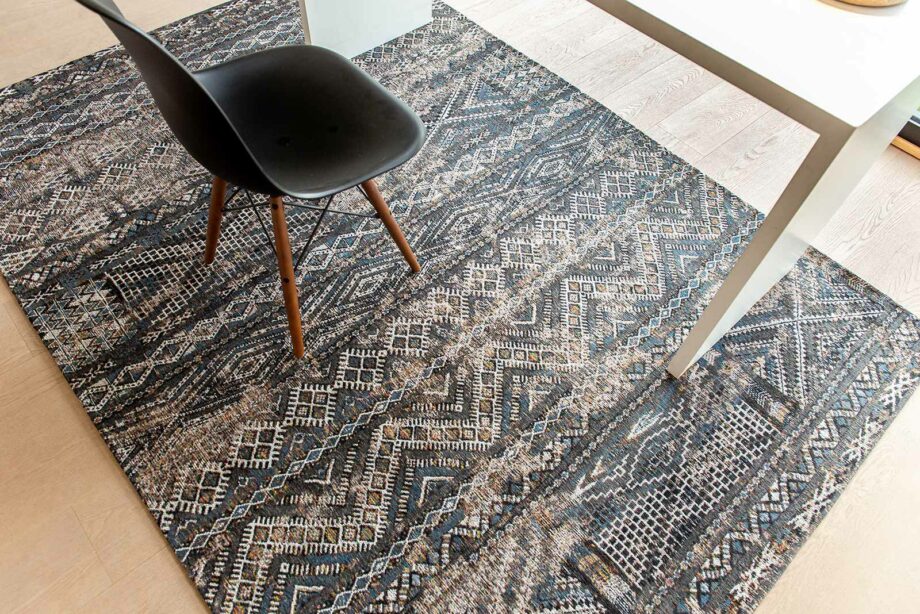 Louis De Poortere tapijt LX 9113 Antiquarian Kilim Black Rabat interior 7