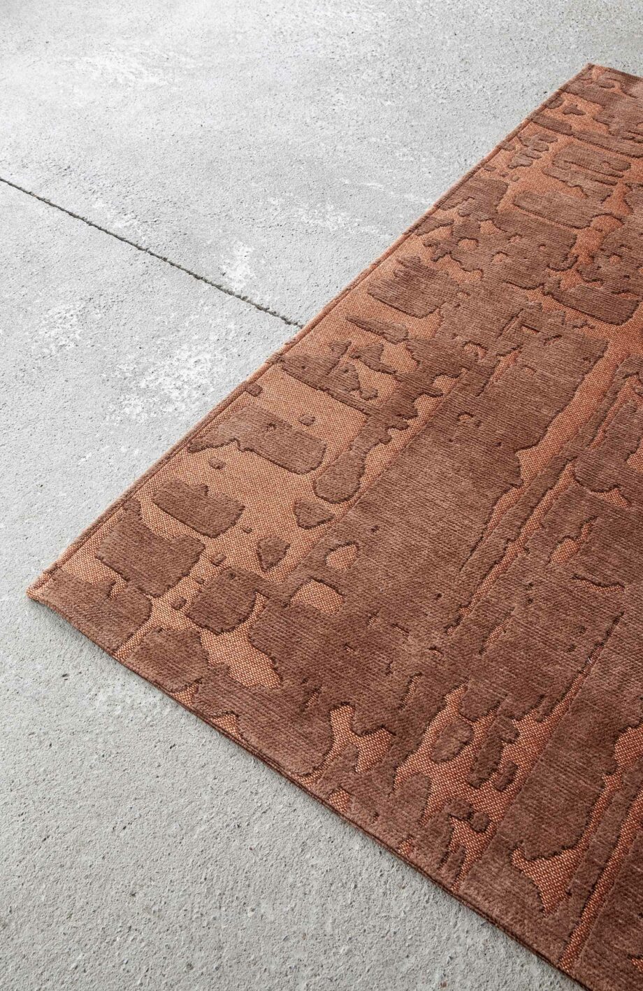 Louis De Poortere tapijt, Structures Za Copper 9199, Baobab design