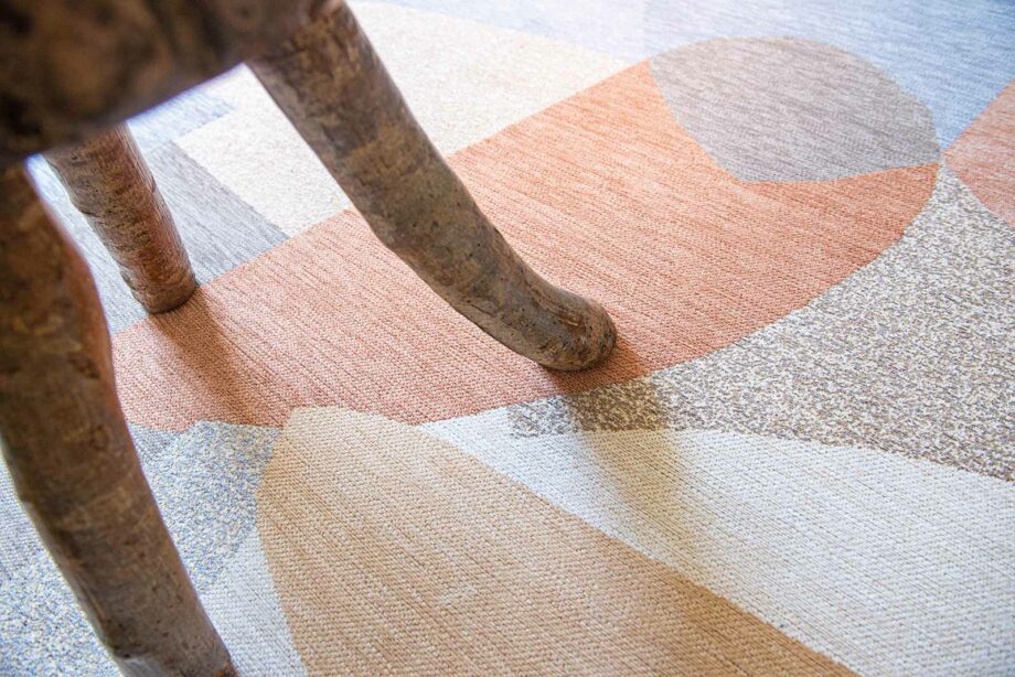 Louis De Poortere tapis Gallery Shapes 9370 Secret interior 2