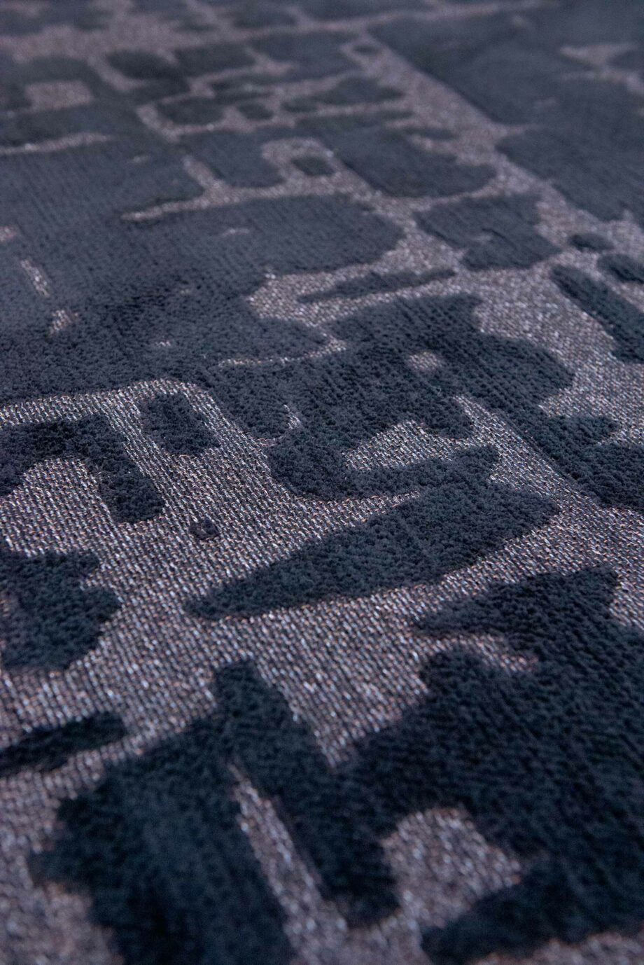 Louis De Poortere tapis LX 9200 Structures Baobab Black Water zoom 3