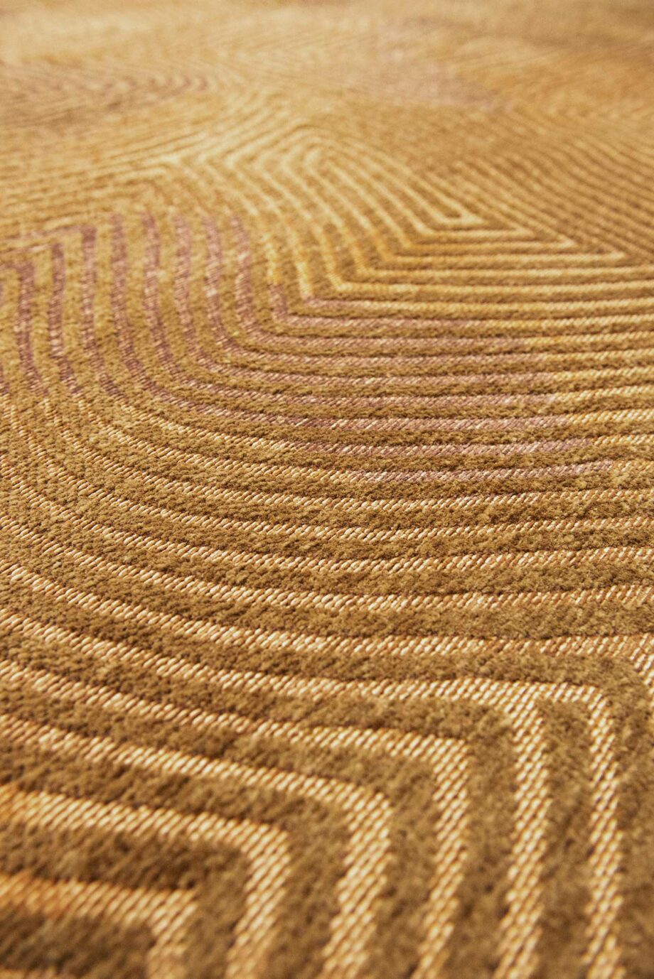 Louis De Poortere tapis LX 9226 Meditation Coral Jelly Gold zoom 4