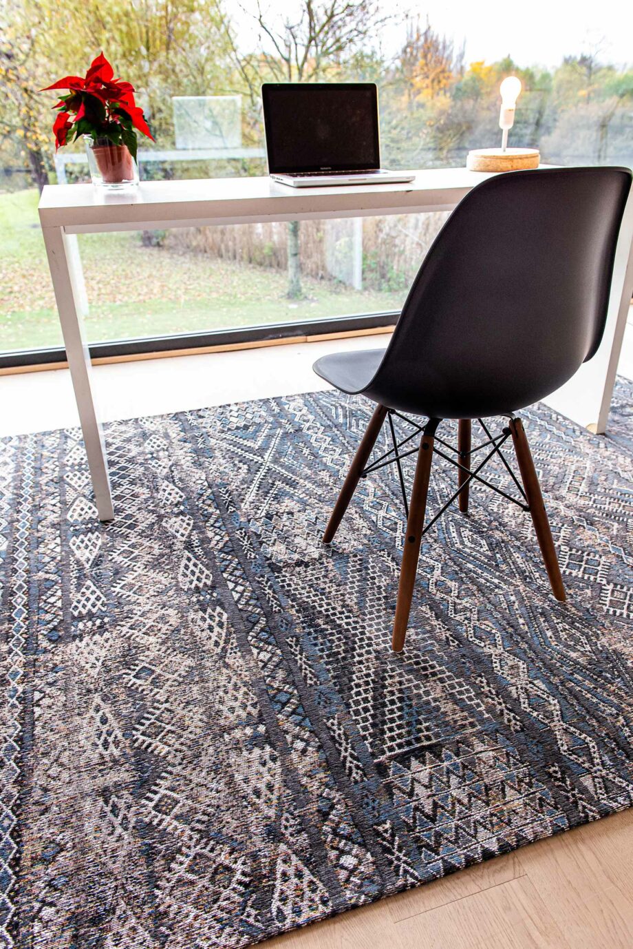 Louis De Poortere teppich LX 9113 Antiquarian Kilim Black Rabat interior 1