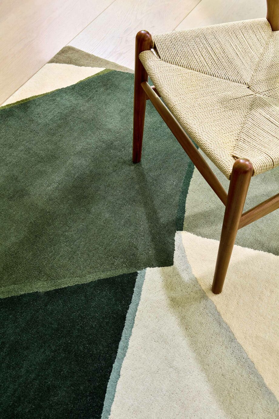Harlequin Sumi Reflect Fern pistachio 143717 interior B