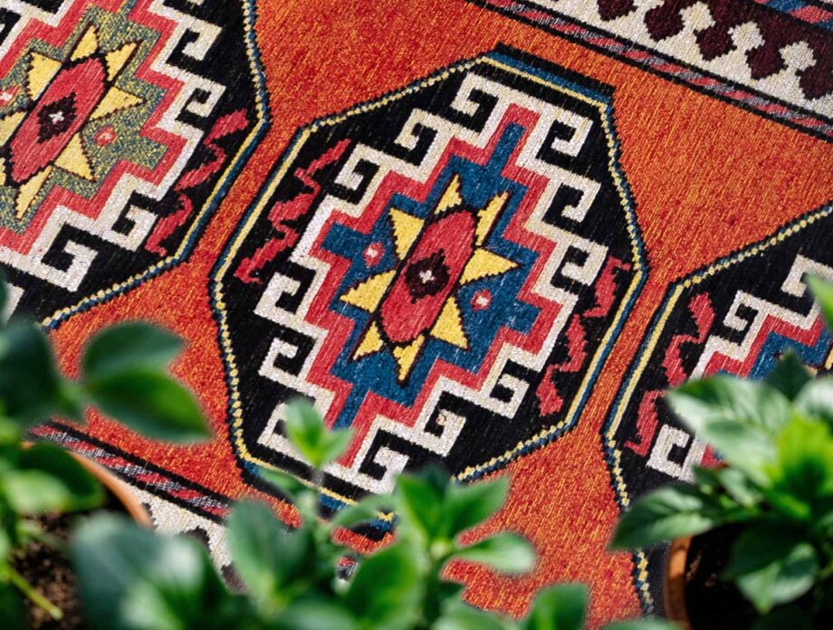 Louis De Poortere rug Antiquarian Antalia 9844 Antalia Red Mix Detail
