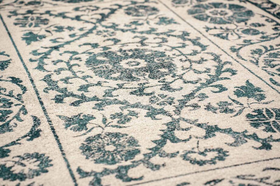 Louis De Poortere rug Antiquarian Suzani 9733 Notos zoom 6