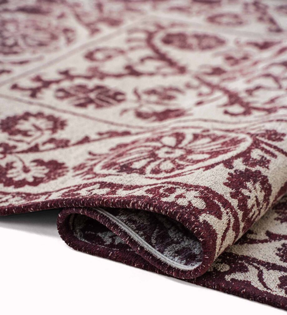 Louis De Poortere rug Antiquarian Suzani 9734 Zephyr fold