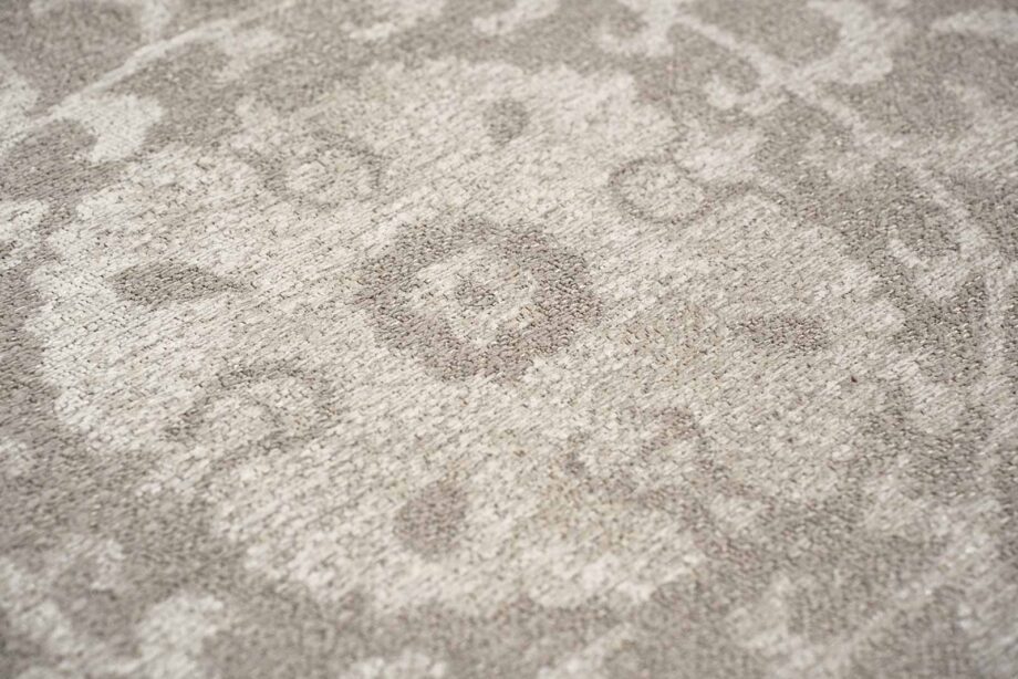 Louis De Poortere rug Antiquarian Suzani 9846 Boree zoom 3