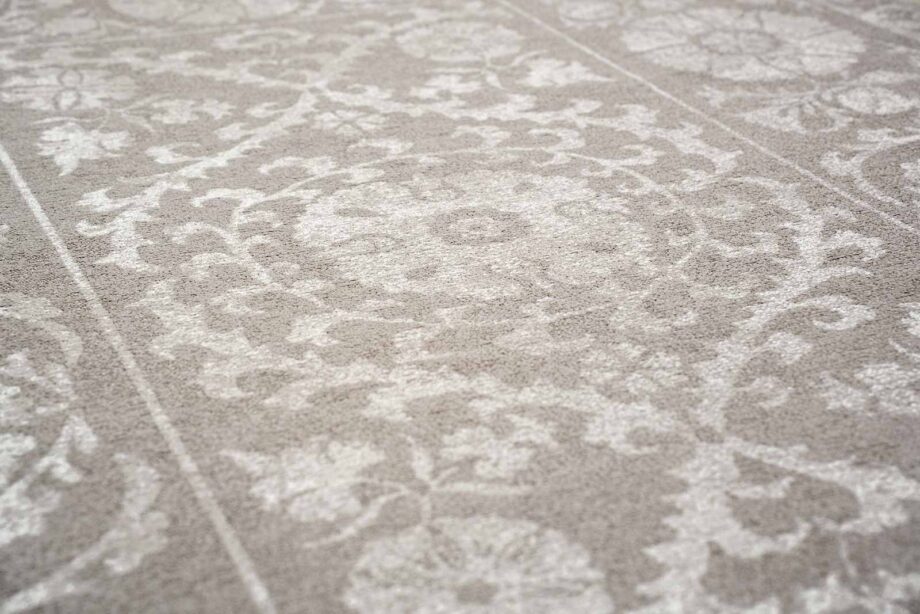 Louis De Poortere rug Antiquarian Suzani 9846 Boree zoom 4