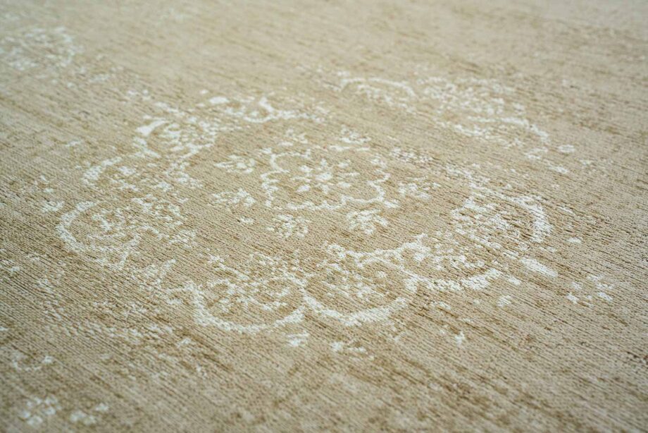 Louis De Poortere rug Fading World Medallion 9672 Milk Curry zoom 22