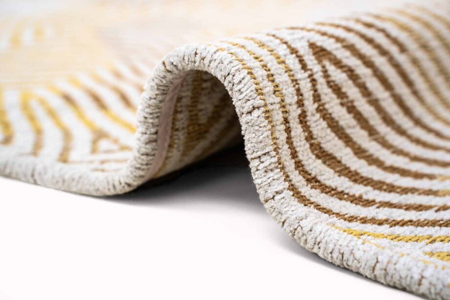 Louis De Poortere rug Meditation Coral 9799 Yellowhippy upfold