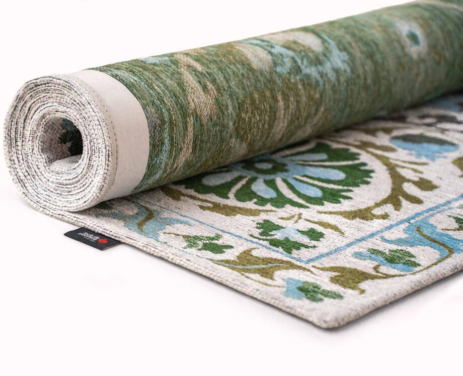 Louis De Poortere tapijt Antiquarian Suzani 9732 Slavia roll