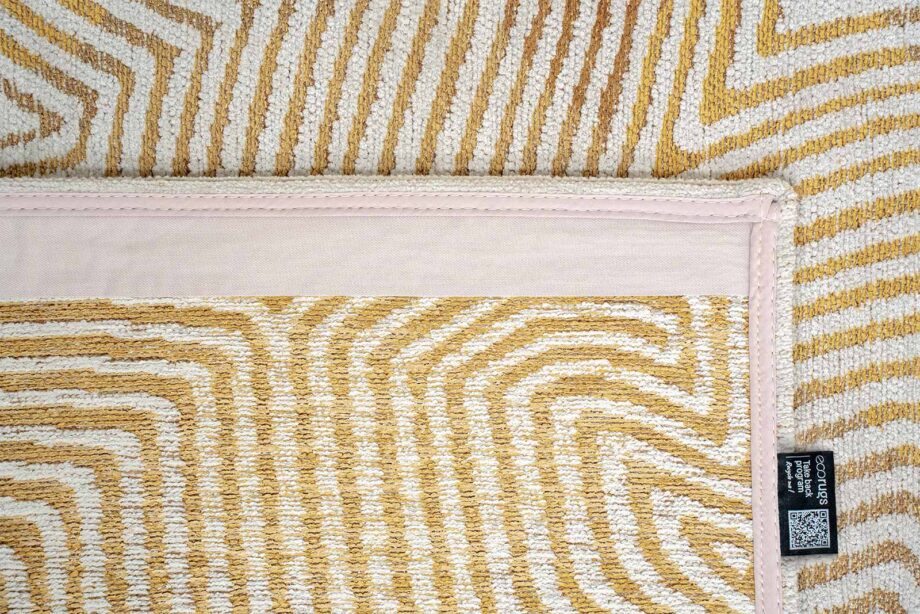 Louis De Poortere tapijt Meditation Coral 9799 Yellowhippy back