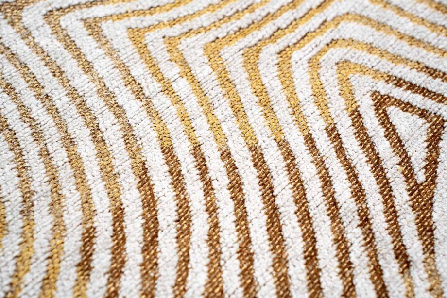 Louis De Poortere tapijt Meditation Coral 9799 Yellowhippy zoom 3