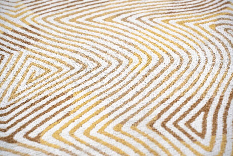 Louis De Poortere tapijt Meditation Coral 9799 Yellowhippy zoom
