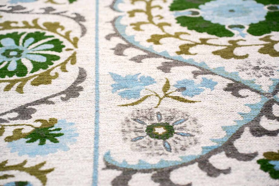Louis De Poortere tapis Antiquarian Suzani 9732 Slavia zoom 3