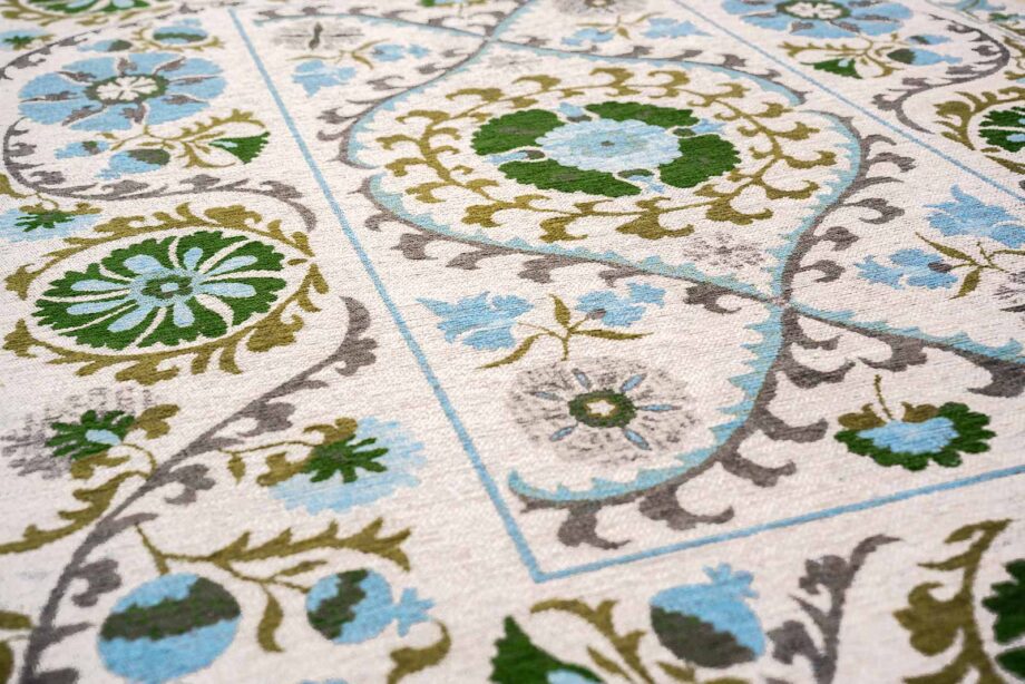 Louis De Poortere tapis Antiquarian Suzani 9732 Slavia zoom
