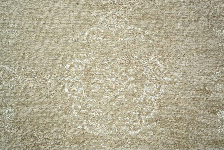 Louis De Poortere tapis Fading World Medallion 9672 Milk Curry zoom 4