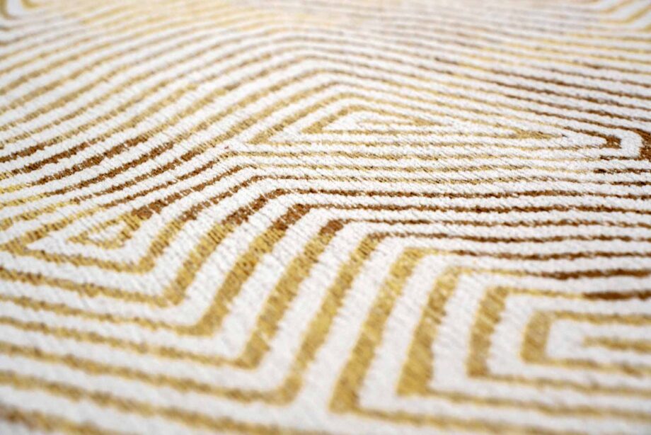 Louis De Poortere tapis Meditation Coral 9799 Yellowhippy zoom 4